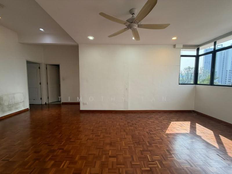 Cheap Freehold Bungalow with Private Pool, Phoenix Garden, 6 Bedrooms, 5,000 sqft, Bungalow House For Sale, by Timothy Tan, 500200395 - Living Room - PropertyGuru.com.sg