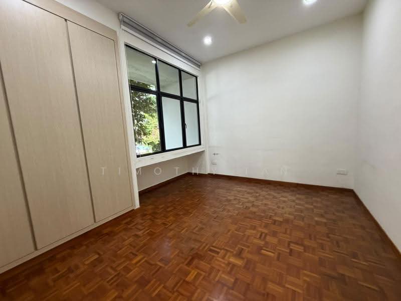 Cheap Freehold Bungalow with Private Pool, Phoenix Garden, 6 Bedrooms, 5,000 sqft, Bungalow House For Sale, by Timothy Tan, 500200395 - Bedroom - PropertyGuru.com.sg
