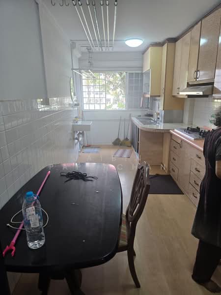 399 Yishun Avenue 6, 399 Yishun Avenue 6, 3 Bedrooms, 1,162 sqft, HDB Flat For Rent, by Jaibin Pappachan, 500200409 - Kitchen - PropertyGuru.com.sg