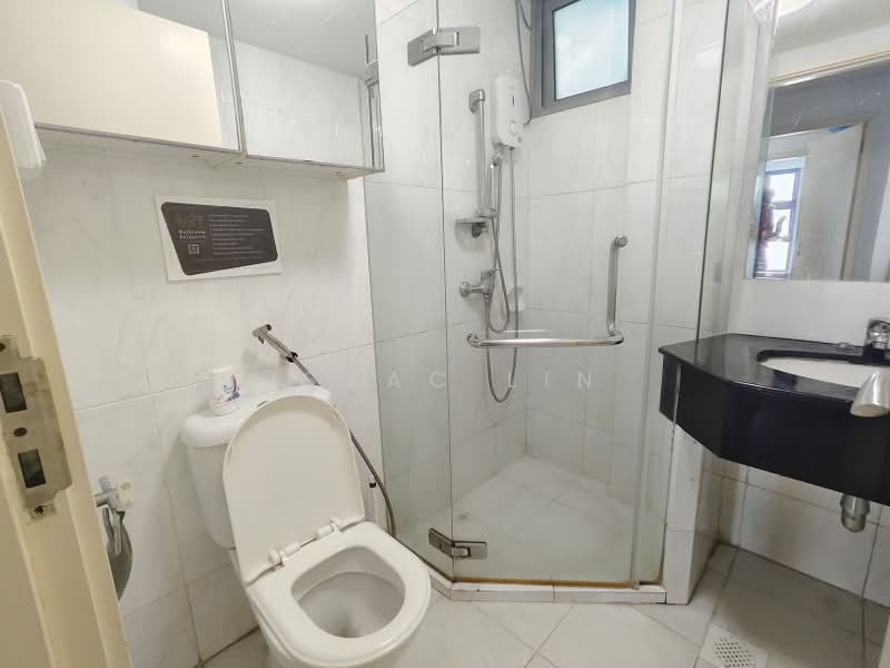 The Madeira, 50 Bukit Batok Street 31, Room Rental, 150 sqft, Condominium For Rent, by Isaac Lin, 500200414 - Common Bath2 - PropertyGuru.com.sg