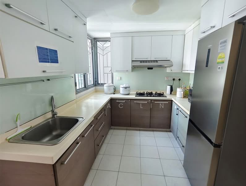 The Madeira, 50 Bukit Batok Street 31, Room Rental, 150 sqft, Condominium For Rent, by Isaac Lin, 500200414 - Kitchen - PropertyGuru.com.sg