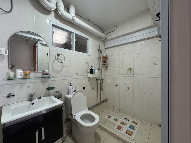 672 Choa Chu Kang Crescent, 672 Choa Chu Kang Crescent, 3 Bedrooms, 1,076 sqft, HDB Flat For Sale, by Jack Pang, 500200417 - Bathroom - PropertyGuru.com.sg