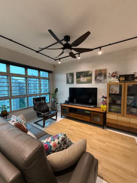 488D Choa Chu Kang Avenue 5, 488D Choa Chu Kang Avenue 5, 3 Bedrooms, 1,216 sqft, HDB Flat For Sale, by Annette Ang, 500200418 - Living Room - PropertyGuru.com.sg