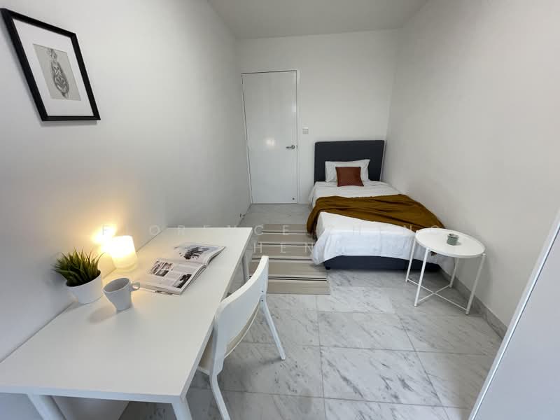 Sixth Avenue Centre, 805 Bukit Timah Road, Room Rental, 150 sqft, Apartment For Rent, by Florence Zheng Zhen, 500200420 - Bedroom - PropertyGuru.com.sg