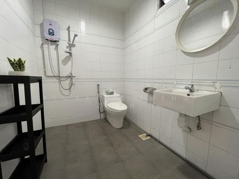 Sixth Avenue Centre, 805 Bukit Timah Road, Room Rental, 150 sqft, Apartment For Rent, by Florence Zheng Zhen, 500200420 - Bathroom - PropertyGuru.com.sg