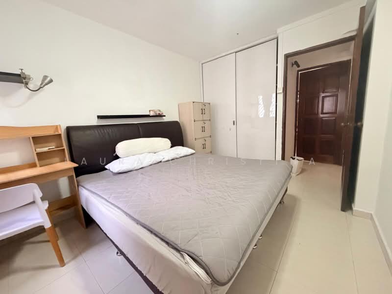 524 Ang Mo Kio Avenue 5, 524 Ang Mo Kio Avenue 5, Room Rental, 100 sqft, HDB Flat For Rent, by Laura Christina Lee, 500200430 - Bedroom - PropertyGuru.com.sg