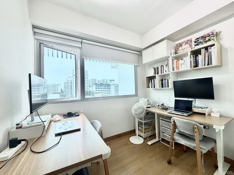 Eight Riversuites, 6 Whampoa East, 3 Bedrooms, 980 sqft, Condominium For Sale, by Michelle Lee, 500200435 - Study - PropertyGuru.com.sg
