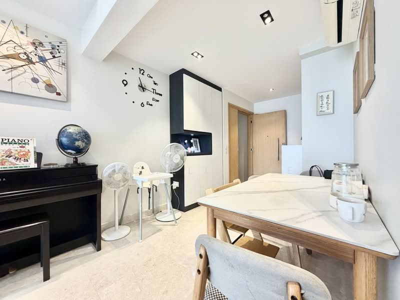 Eight Riversuites, 6 Whampoa East, 3 Bedrooms, 980 sqft, Condominium For Sale, by Michelle Lee, 500200435 - Living Room - PropertyGuru.com.sg