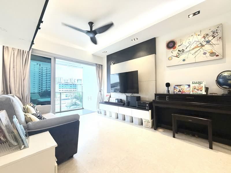 Eight Riversuites, 6 Whampoa East, 3 Bedrooms, 980 sqft, Condominium For Sale, by Michelle Lee, 500200435 - Living Room - PropertyGuru.com.sg