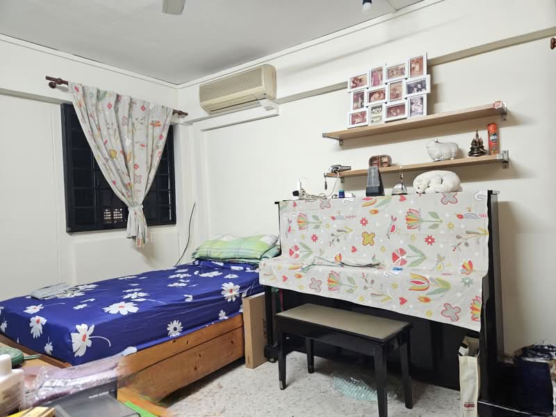 640 Ang Mo Kio Avenue 6, 640 Ang Mo Kio Avenue 6, 3 Bedrooms, 990 sqft, HDB Flat For Sale, by Bernard Tang, 500200442 - Bedroom - PropertyGuru.com.sg