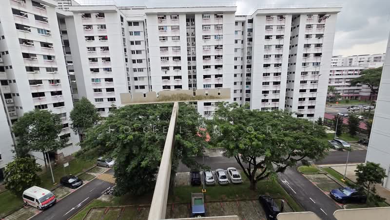 535 Jurong West Street 52, 535 Jurong West Street 52, 2 Bedrooms, 721 sqft, HDB Flat For Sale, by Jocelyn Or, 500200446 - Exterior - PropertyGuru.com.sg