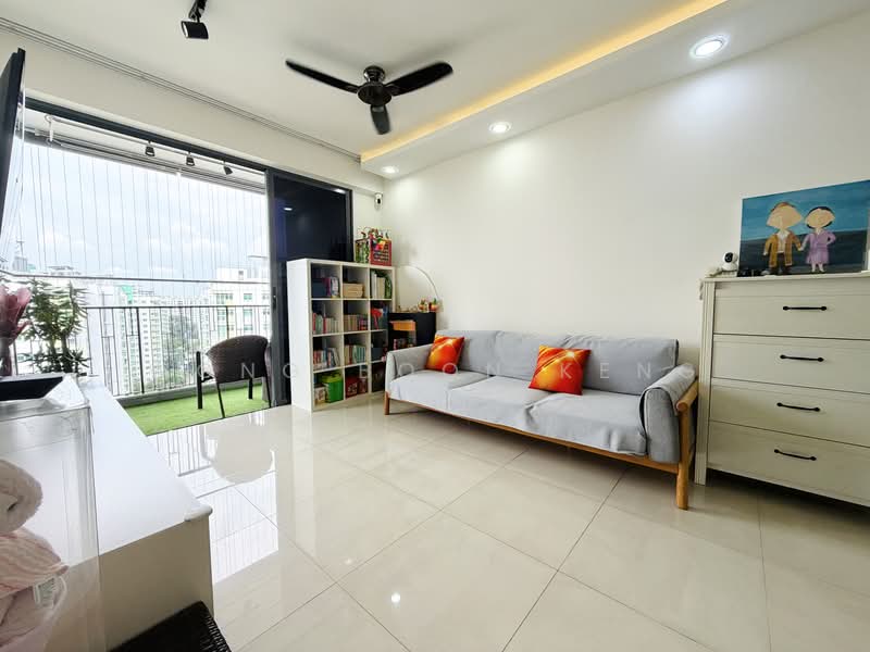 Prive, 37 Punggol Field, 2 Bedrooms, 883 sqft, Executive Condominium For Sale, by Wong Boon Keng, 500200452 - Living Room - PropertyGuru.com.sg