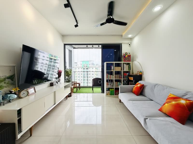 Prive, 37 Punggol Field, 2 Bedrooms, 883 sqft, Executive Condominium For Sale, by Wong Boon Keng, 500200452 - Living Room - PropertyGuru.com.sg
