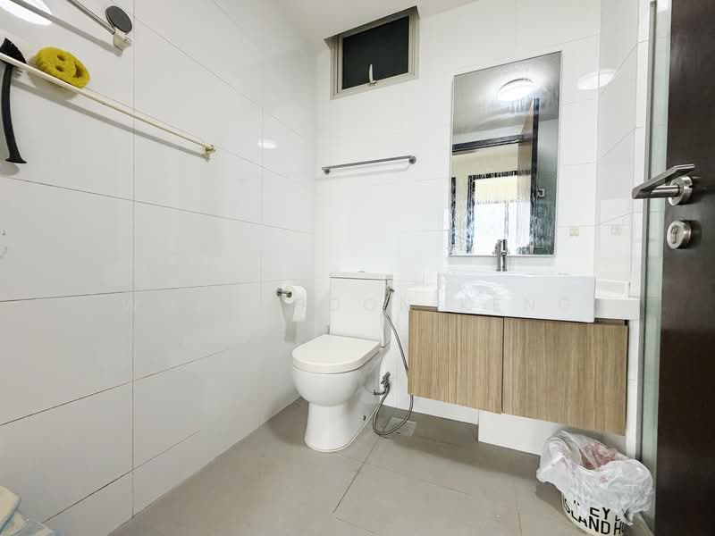 Lake Life, 12 Tao Ching Road, 3 Bedrooms, 1,033 sqft, Executive Condominium For Sale, by Wong Boon Keng, 500200457 - Bathroom - PropertyGuru.com.sg