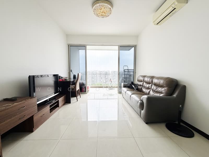 Lake Life, 12 Tao Ching Road, 3 Bedrooms, 1,033 sqft, Executive Condominium For Sale, by Wong Boon Keng, 500200457 - Living Room - PropertyGuru.com.sg