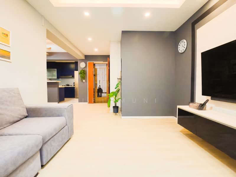 449A Bukit Batok West Avenue 9, 449A Bukit Batok West Avenue 9, 3 Bedrooms, 1,001 sqft, HDB Flat For Sale, by Elfi Muni, 500200463 - Living Room - PropertyGuru.com.sg