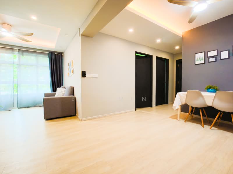 449A Bukit Batok West Avenue 9, 449A Bukit Batok West Avenue 9, 3 Bedrooms, 1,001 sqft, HDB Flat For Sale, by Elfi Muni, 500200463 - Living Room - PropertyGuru.com.sg
