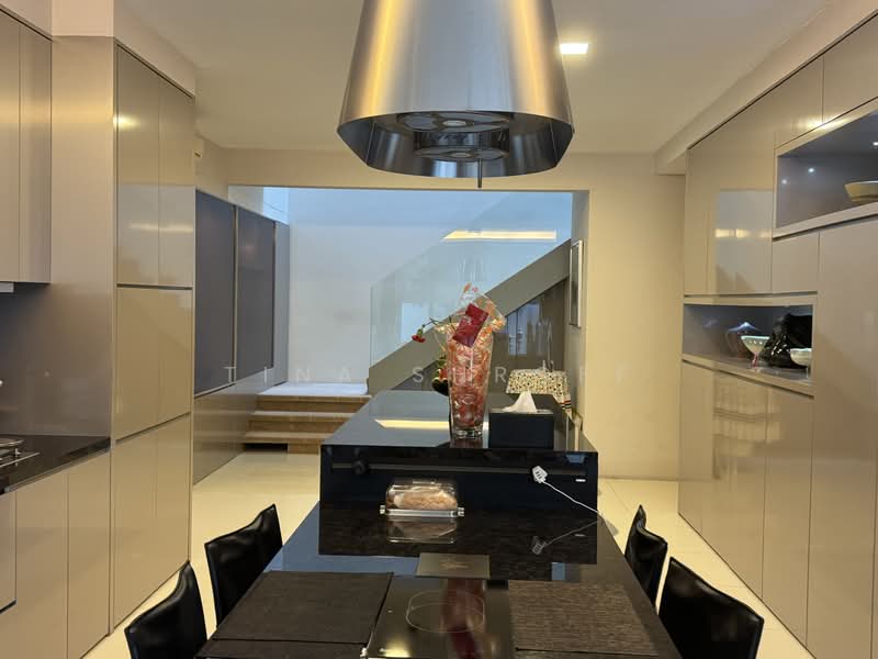 Goodman, Wilkinson, Branksome Road, , 5 Bedrooms, 6,986 sqft, Semi-Detached House For Sale, by Tina Shroff, 500200465 - Kitchen - PropertyGuru.com.sg