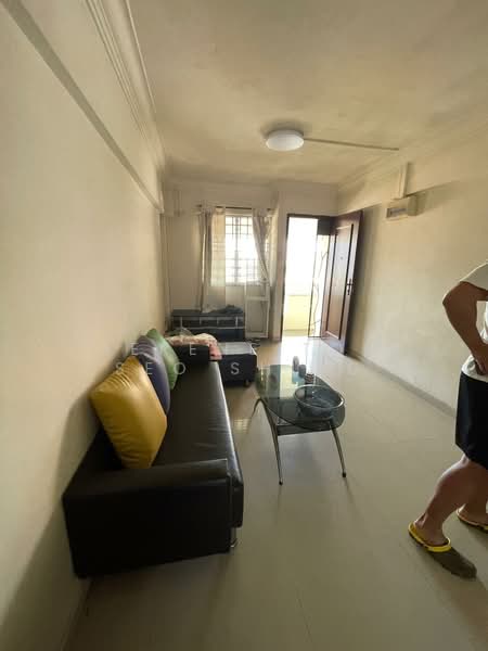 706 Clementi West Street 2, 706 Clementi West Street 2, 2 Bedrooms, 700 sqft, HDB Flat For Rent, by Serene Toh Seo Shing, 500200468 - Living Room - PropertyGuru.com.sg