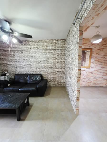 186 Boon Lay Avenue, 186 Boon Lay Avenue, 2 Bedrooms, 635 sqft, HDB Flat For Sale, by Mus Taqim, 500200471 - Living Room - PropertyGuru.com.sg