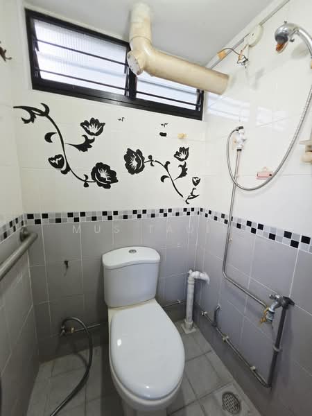 186 Boon Lay Avenue, 186 Boon Lay Avenue, 2 Bedrooms, 635 sqft, HDB Flat For Sale, by Mus Taqim, 500200471 - Bathroom - PropertyGuru.com.sg