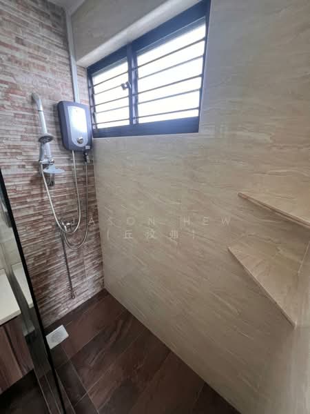 37 Telok Blangah Rise, 37 Telok Blangah Rise, 3 Bedrooms, 1,259 sqft, HDB Flat For Rent, by Jason Hew (丘汶弗), 500200475 - Bathroom - PropertyGuru.com.sg