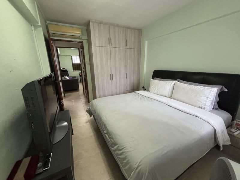 557 Ang Mo Kio Avenue 10, 557 Ang Mo Kio Avenue 10, 2 Bedrooms, 732 sqft, HDB Flat For Sale, by Stewart Lim, 500200482 - Bedroom - PropertyGuru.com.sg