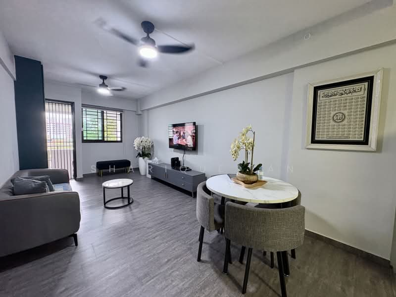 421 Ang Mo Kio Avenue 10, 421 Ang Mo Kio Avenue 10, 2 Bedrooms, 797 sqft, HDB Flat For Sale, by Sharique Tan, 500200488 - Living Room - PropertyGuru.com.sg