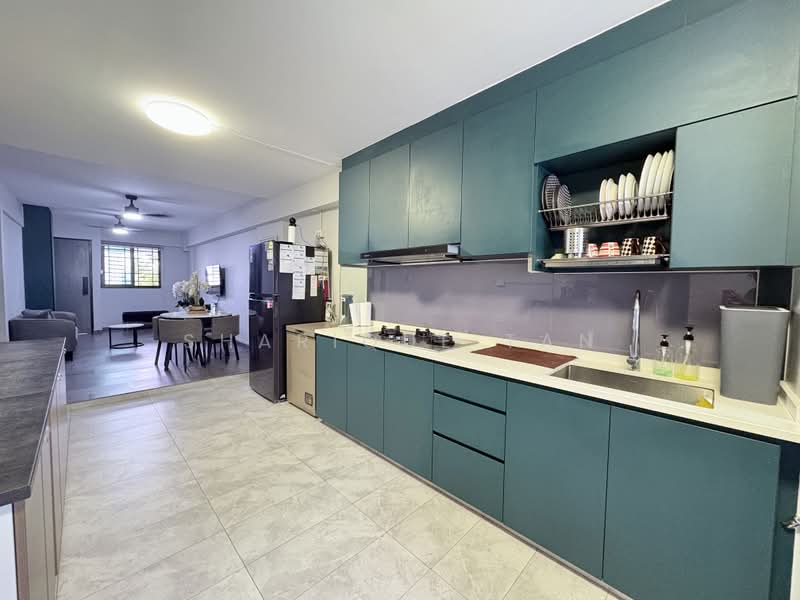 421 Ang Mo Kio Avenue 10, 421 Ang Mo Kio Avenue 10, 2 Bedrooms, 797 sqft, HDB Flat For Sale, by Sharique Tan, 500200488 - Kitchen - PropertyGuru.com.sg