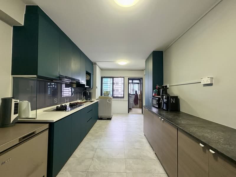421 Ang Mo Kio Avenue 10, 421 Ang Mo Kio Avenue 10, 2 Bedrooms, 797 sqft, HDB Flat For Sale, by Sharique Tan, 500200488 - Kitchen - PropertyGuru.com.sg