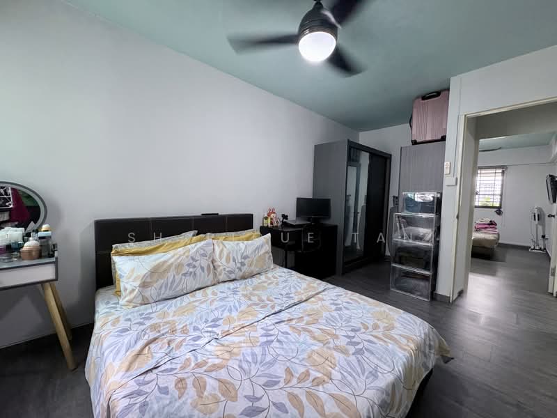 421 Ang Mo Kio Avenue 10, 421 Ang Mo Kio Avenue 10, 2 Bedrooms, 797 sqft, HDB Flat For Sale, by Sharique Tan, 500200488 - Bedroom - PropertyGuru.com.sg
