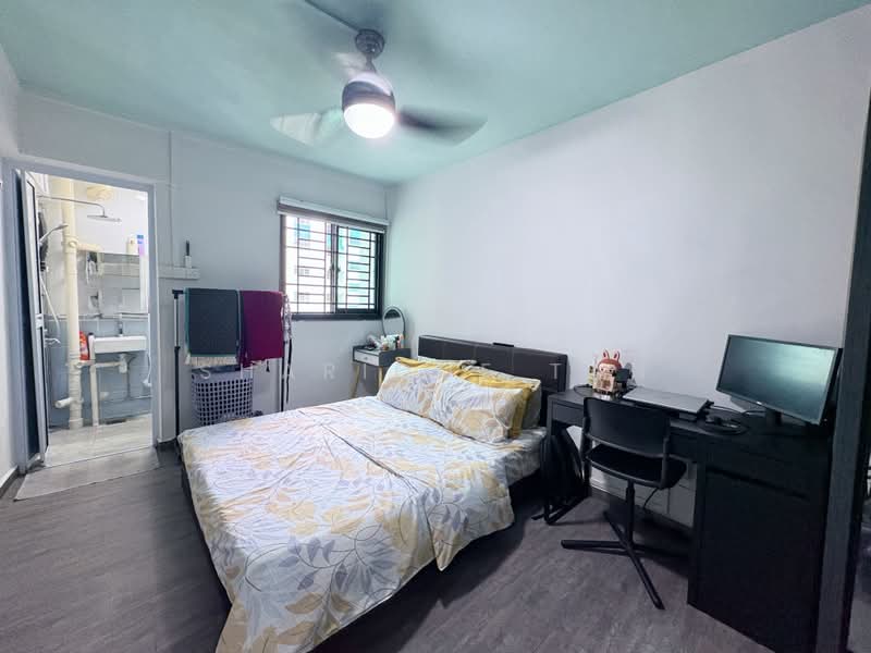 421 Ang Mo Kio Avenue 10, 421 Ang Mo Kio Avenue 10, 2 Bedrooms, 797 sqft, HDB Flat For Sale, by Sharique Tan, 500200488 - Bedroom - PropertyGuru.com.sg