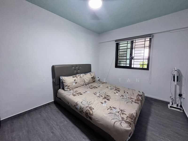 421 Ang Mo Kio Avenue 10, 421 Ang Mo Kio Avenue 10, 2 Bedrooms, 797 sqft, HDB Flat For Sale, by Sharique Tan, 500200488 - Bedroom - PropertyGuru.com.sg