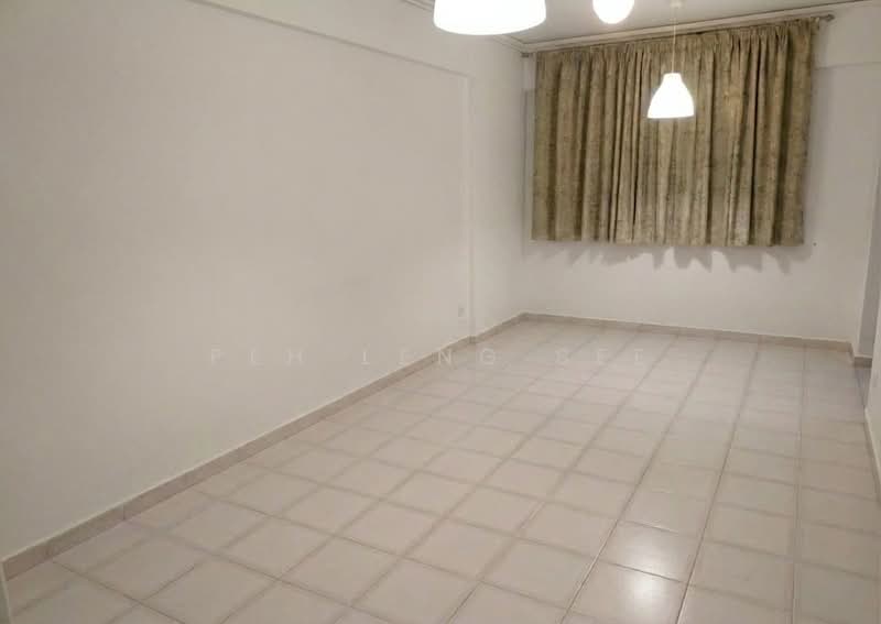 153 Yishun Street 11, 153 Yishun Street 11, 2 Bedrooms, 721 sqft, HDB Flat For Sale, by Peh Leng See, 500200489 - Living Hall - PropertyGuru.com.sg