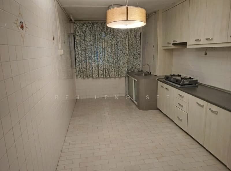 153 Yishun Street 11, 153 Yishun Street 11, 2 Bedrooms, 721 sqft, HDB Flat For Sale, by Peh Leng See, 500200489 - Kitchen - PropertyGuru.com.sg