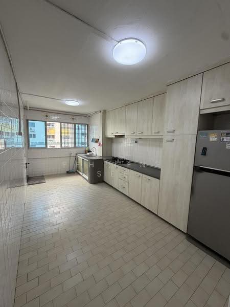 153 Yishun Street 11, 153 Yishun Street 11, Sembawang / Yishun, 2 Bedrooms, 721 sqft, HDB Flat For Sale, by Peh Leng See, 500200489 - Original Kitchen - PropertyGuru.com.sg