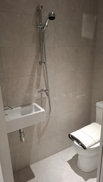 Dunearn House, 760 Dunearn Road, 3 Bedrooms, 947 sqft, Condominium For Sale, by Pauline Lim, 500200497 - Bathroom - PropertyGuru.com.sg