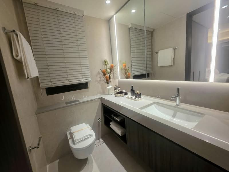 Hudson Place Residences, , 4 Bedrooms, 1,432 sqft, Condominium For Sale, by James Kong, 500200500 - Bathroom - PropertyGuru.com.sg