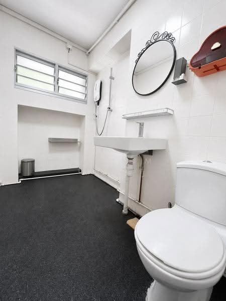 747 Pasir Ris Street 71, 747 Pasir Ris Street 71, Pasir Ris / Tampines, 3 Bedrooms, 1,119 sqft, HDB Flat For Sale, by Zan Sim (沈瓒延), 500200504 - Bathroom - PropertyGuru.com.sg