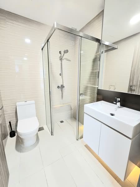 Sky Vue, 3 Bishan Street 15, 2 Bedrooms, 678 sqft, Condominium For Rent, by Jeremy Li, 500200529 - Bathroom - PropertyGuru.com.sg