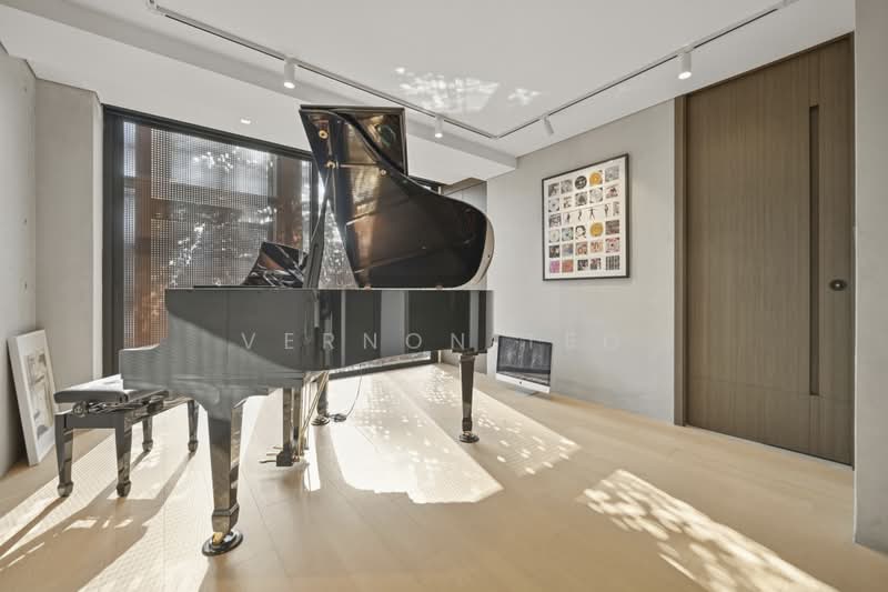 HOST 50 pax - ALMOST NEW MINIMALIST HOME FACING GREENERY, , 5 Bedrooms, 5,000 sqft, Terraced House For Sale, by Vernon Teo, 500200533 - Interior - PropertyGuru.com.sg