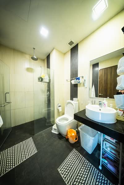 Cardiff Residence, 101 Cardiff Grove, 1 Bedroom, 420 sqft, Condominium For Sale, by Nigel Neo, 500200537 - Bathroom - PropertyGuru.com.sg