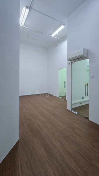 Unity Centre, 51 Bukit Batok Crescent, 1,549 sqft, Light Industrial (B1) For Sale, by Kaylee Toh, 500200539 - Interior - CommercialGuru.com.sg