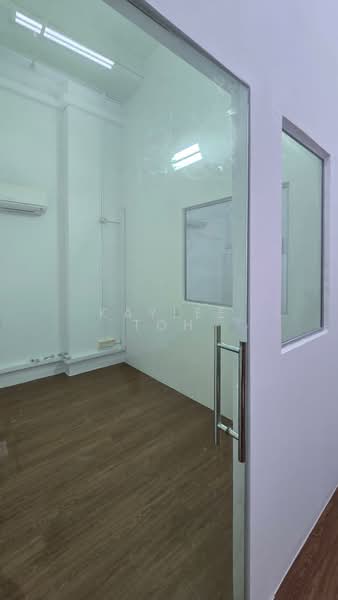 Unity Centre, 51 Bukit Batok Crescent, 1,549 sqft, Light Industrial (B1) For Sale, by Kaylee Toh, 500200539 - Interior - CommercialGuru.com.sg