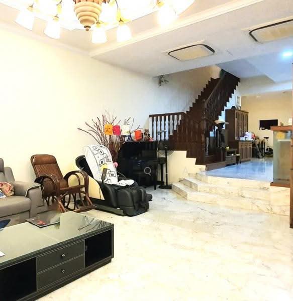 Huge plot Semi-D can park 6 cars in D15 Freehold, , 5 Bedrooms, 3,900 sqft, Semi-Detached House For Sale, by Kai Quah, 500200544 - Living Room - PropertyGuru.com.sg
