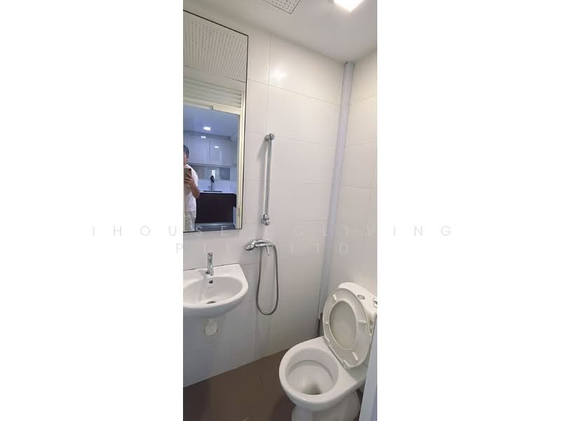 Sophia Residence, 5 Sophia Road, Room Rental, 100 sqft, Condominium For Rent, by ling, 500200548 - Bathroom - PropertyGuru.com.sg