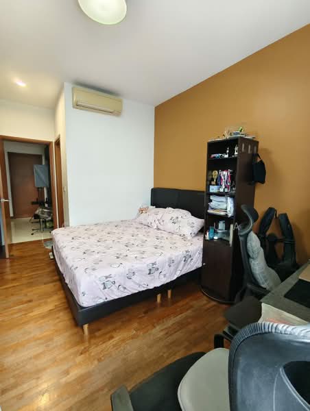 The Raintree, 87 Bukit Drive, 4 Bedrooms, 1,335 sqft, Condominium For Sale, by Cindy Chua, 500200563 - Master Bedroom - PropertyGuru.com.sg