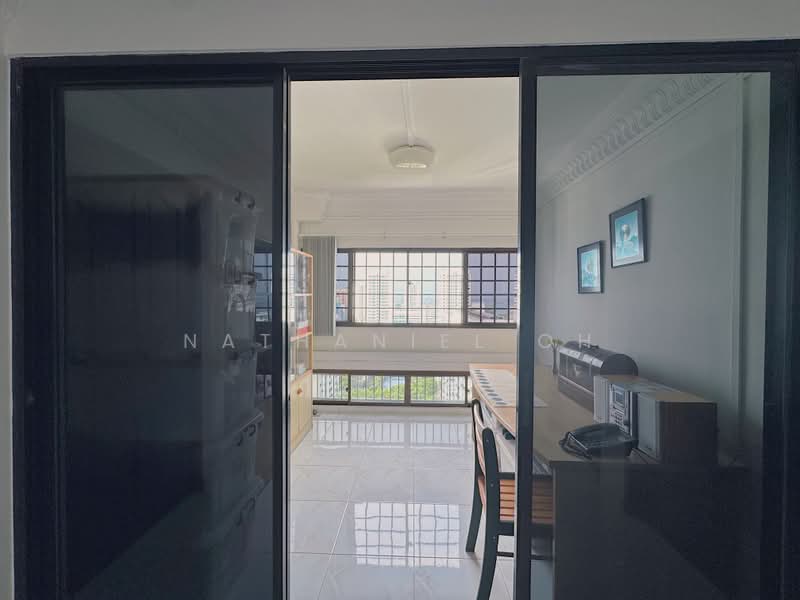 44 Marine Crescent, 44 Marine Crescent, 3 Bedrooms, 1,292 sqft, HDB Flat For Sale, by Nathaniel Oh, 500200568 - Living Room - PropertyGuru.com.sg