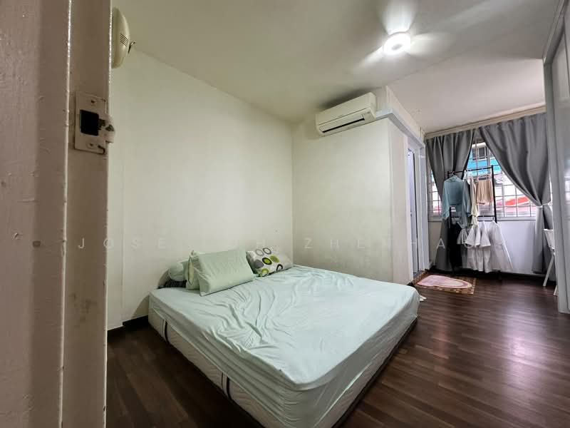 725 Jurong West Avenue 5, 725 Jurong West Avenue 5, 3 Bedrooms, 1,302 sqft, HDB Flat For Sale, by Jose Loh Zhenhao, 500200572 - Bedroom - PropertyGuru.com.sg