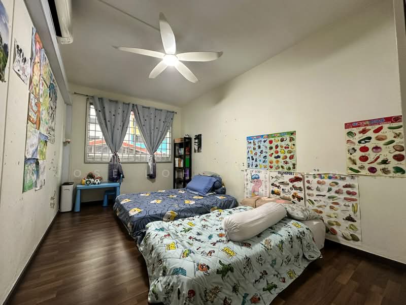 725 Jurong West Avenue 5, 725 Jurong West Avenue 5, 3 Bedrooms, 1,302 sqft, HDB Flat For Sale, by Jose Loh Zhenhao, 500200572 - Bedroom - PropertyGuru.com.sg